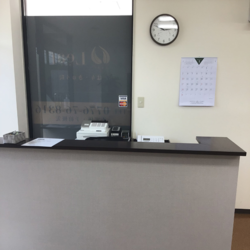 院内案内｜福井市板垣の腰痛施術特化型整体院「腰痛LABO骨盤整体Leaf（リーフ）